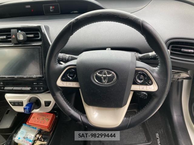Toyota PRIUS 2017-11 8628436-12
