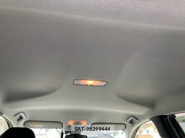 Toyota PRIUS 2017-11 8628436-14