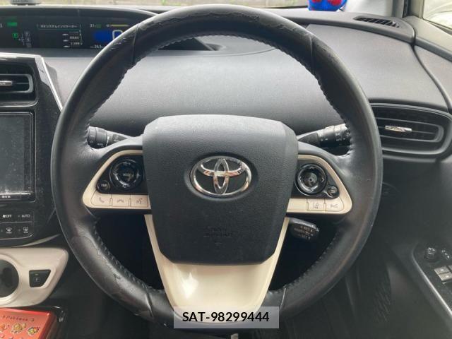 Toyota PRIUS 2017-11 8628436-17