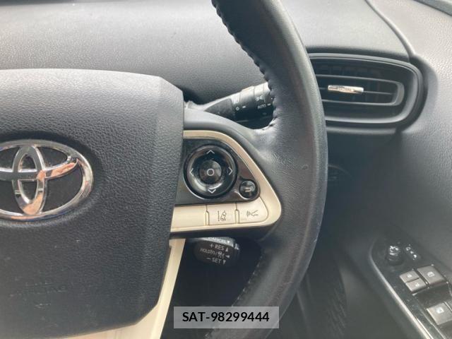 Toyota PRIUS 2017-11 8628436-18