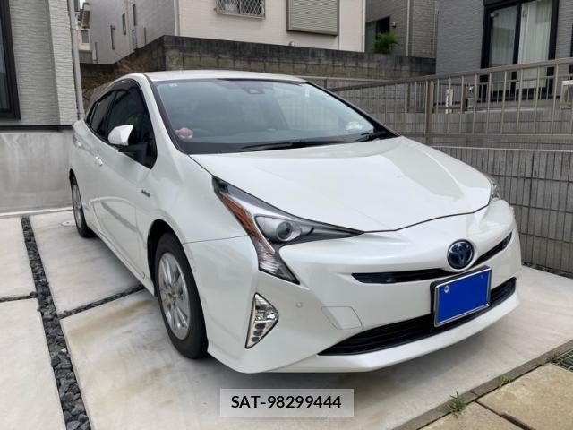 Toyota PRIUS 2017-11 8628436-1