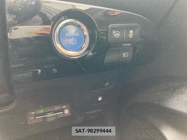 Toyota PRIUS 2017-11 8628436-20