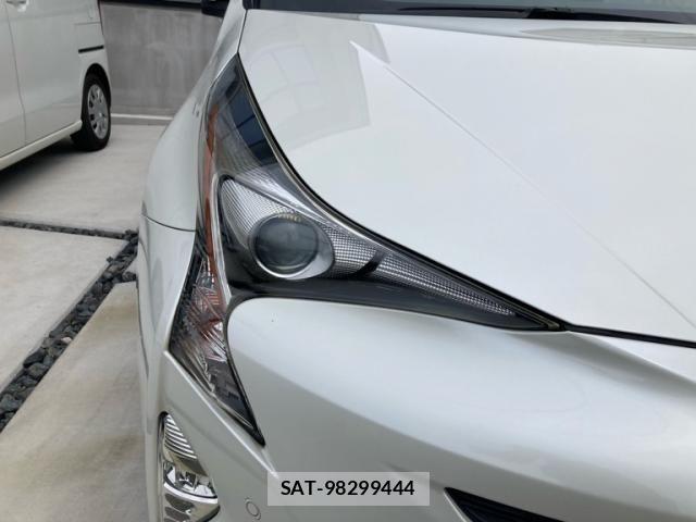 Toyota PRIUS 2017-11 8628436-5