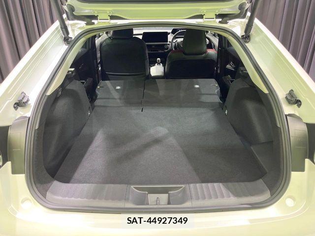 Toyota PRIUS 2023-09 8628396-9