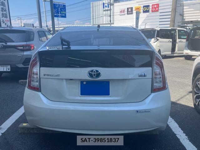 Toyota PRIUS 2014-03 8628475-2
