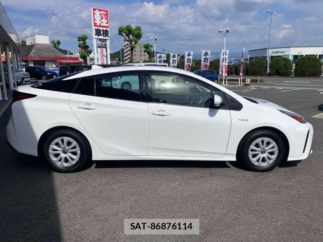 Toyota PRIUS 2019-07 8628419-14