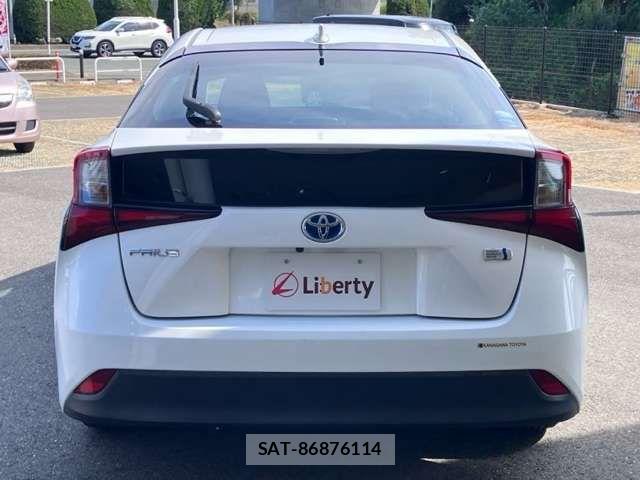 Toyota PRIUS 2019-07 8628419-16
