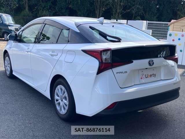 Toyota PRIUS 2019-07 8628419-17
