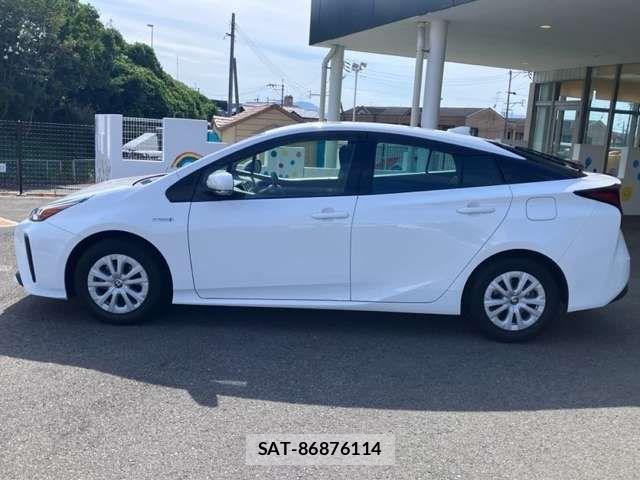 Toyota PRIUS 2019-07 8628419-18