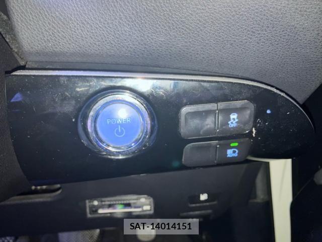 Toyota PRIUS 2015-12 8661058-13