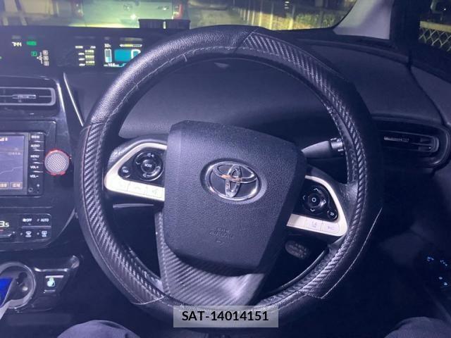 Toyota PRIUS 2015-12 8661058-15
