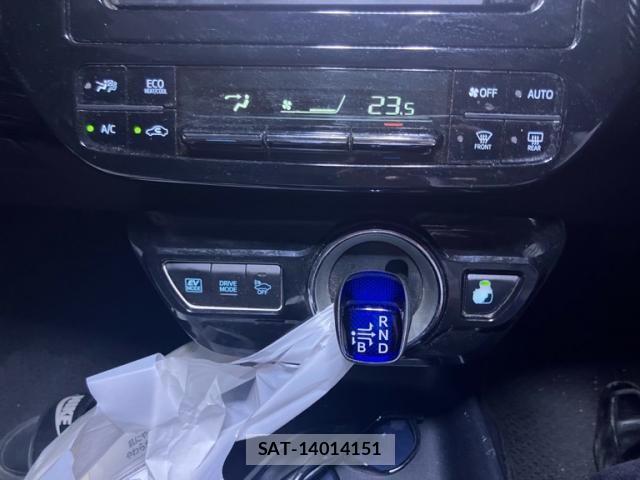 Toyota PRIUS 2015-12 8661058-17