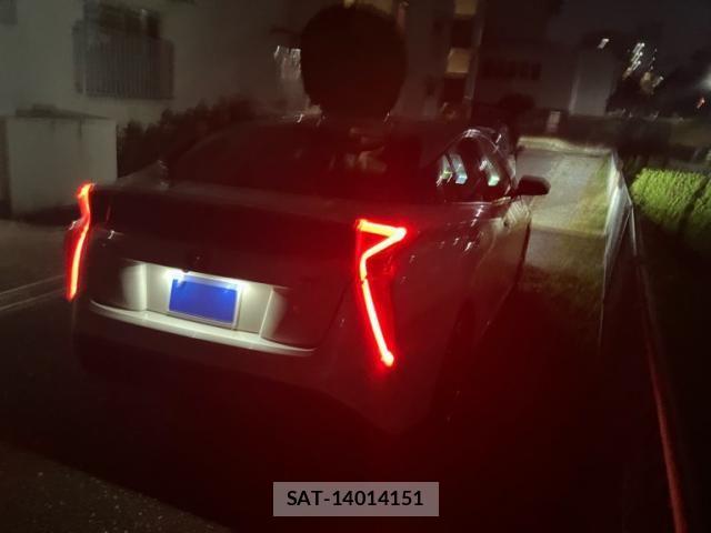 Toyota PRIUS 2015-12 8661058-3