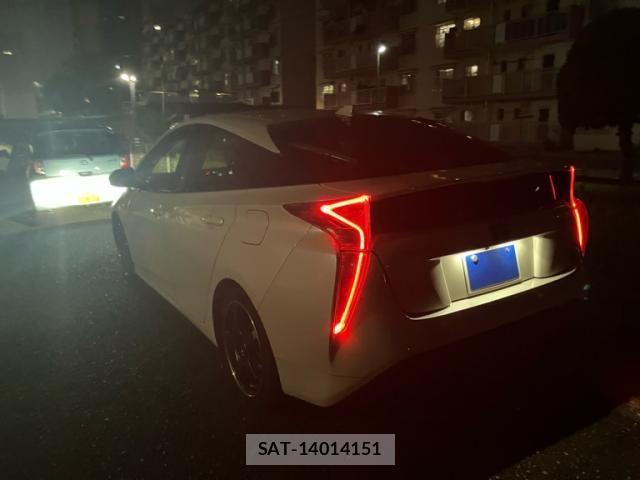 Toyota PRIUS 2015-12 8661058-5