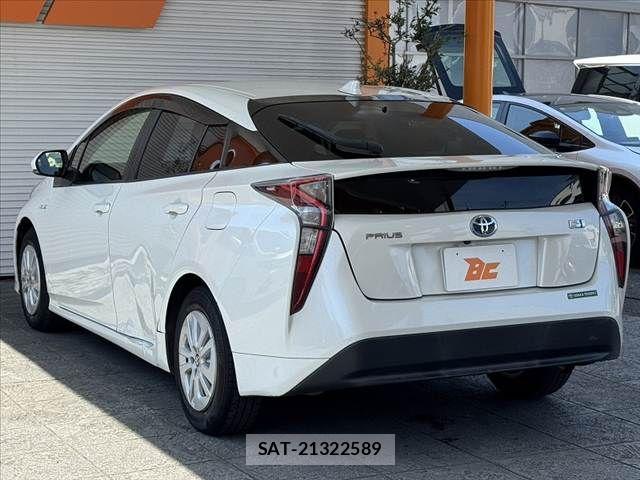 Toyota PRIUS 2018-02 8661037-14