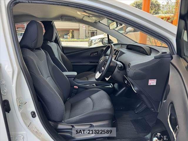 Toyota PRIUS 2018-02 8661037-15
