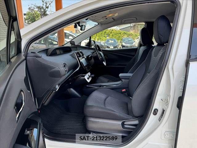Toyota PRIUS 2018-02 8661037-17