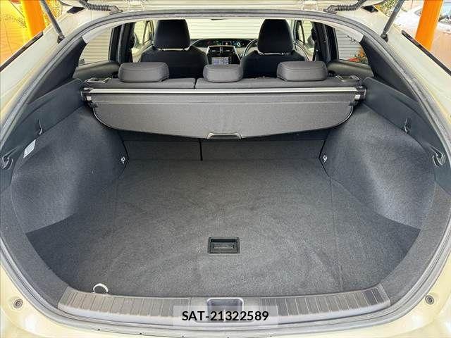 Toyota PRIUS 2018-02 8661037-19