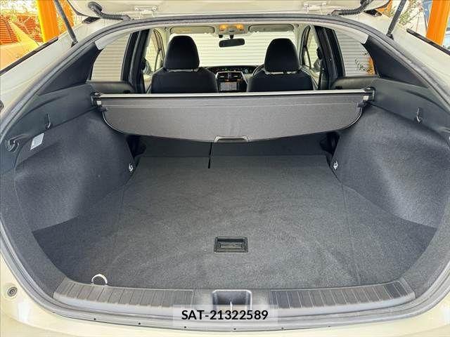 Toyota PRIUS 2018-02 8661037-20