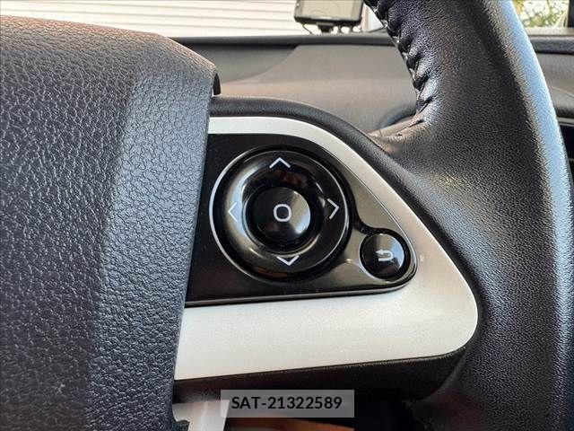 Toyota PRIUS 2018-02 8661037-28