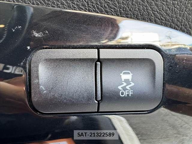 Toyota PRIUS 2018-02 8661037-3