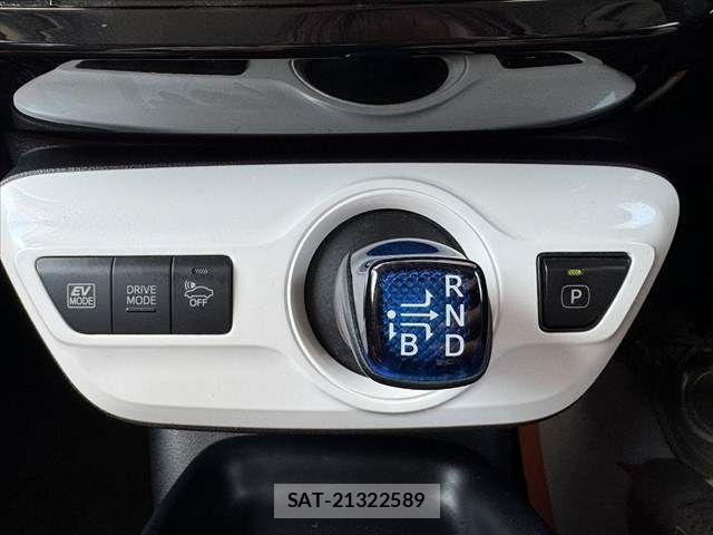 Toyota PRIUS 2018-02 8661037-4