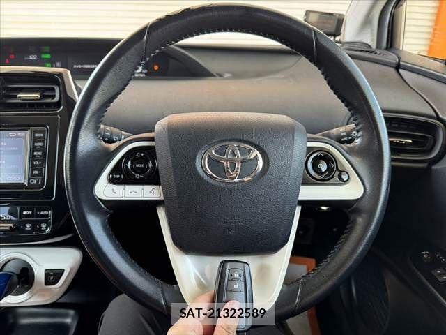 Toyota PRIUS 2018-02 8661037-6