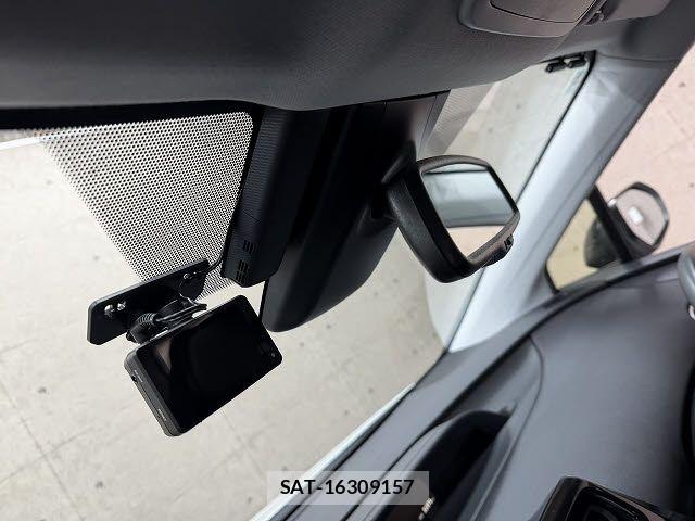 Toyota PRIUS 2018-05 8666747-18