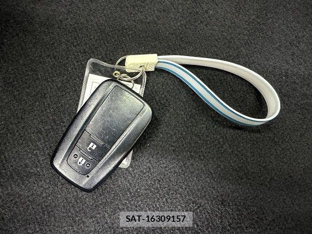 Toyota PRIUS 2018-05 8666747-19