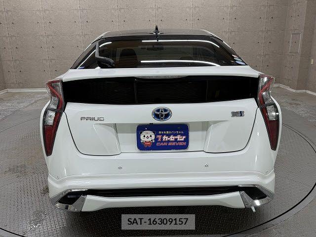 Toyota PRIUS 2018-05 8666747-4