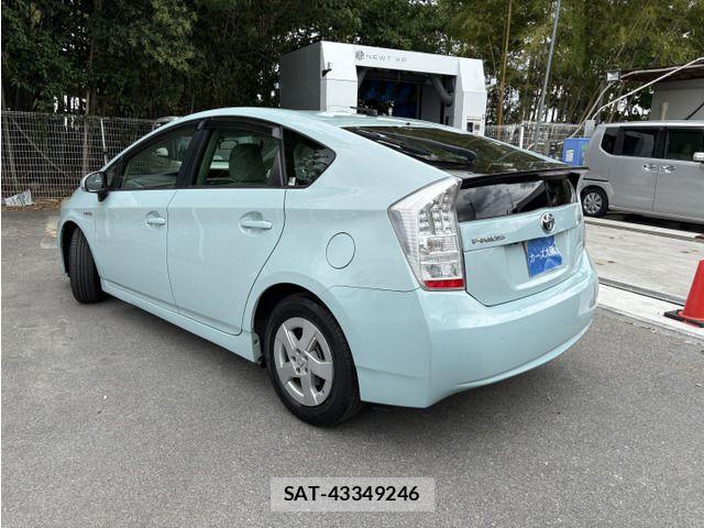 Toyota PRIUS 2010-11 8661068-2