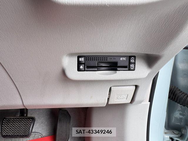 Toyota PRIUS 2010-11 8661068-6