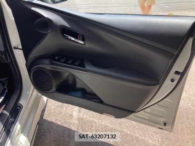 Toyota PRIUS 2019-07 8666749-10