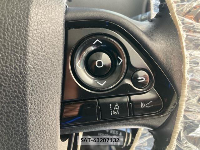 Toyota PRIUS 2019-07 8666749-15
