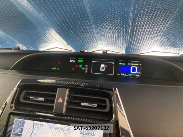 Toyota PRIUS 2019-07 8666749-18