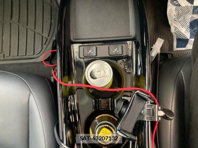 Toyota PRIUS 2019-07 8666749-20