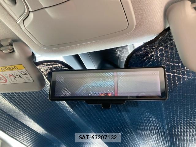 Toyota PRIUS 2019-07 8666749-22
