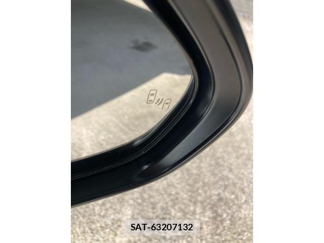 Toyota PRIUS 2019-07 8666749-24