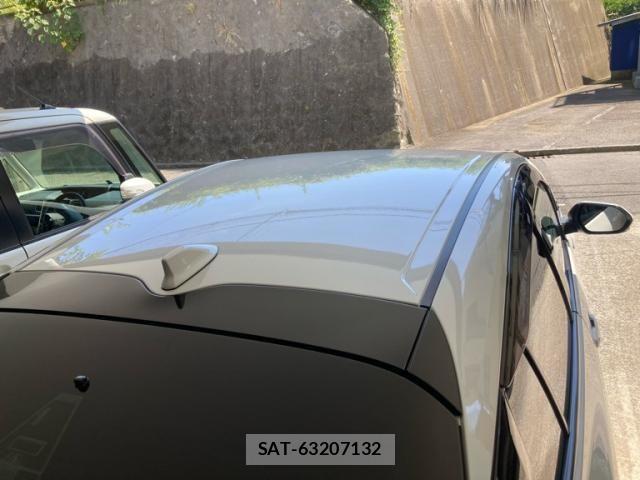 Toyota PRIUS 2019-07 8666749-5