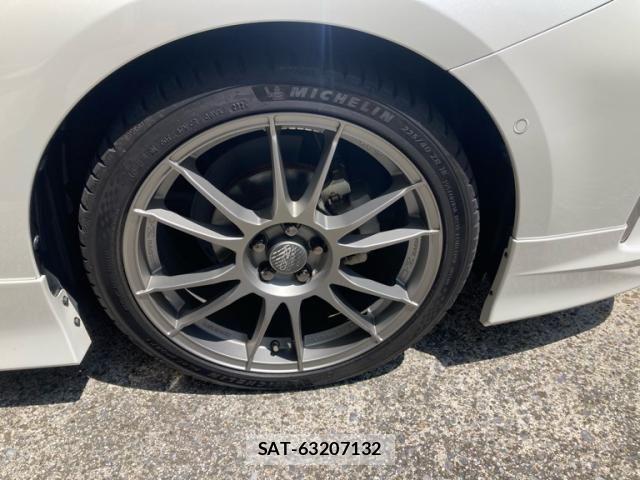 Toyota PRIUS 2019-07 8666749-6