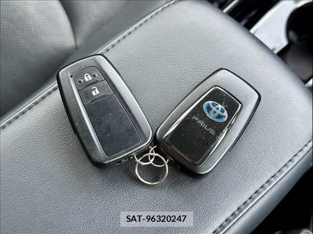 Toyota PRIUS 2020-01 8661013-12