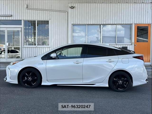 Toyota PRIUS 2020-01 8661013-2
