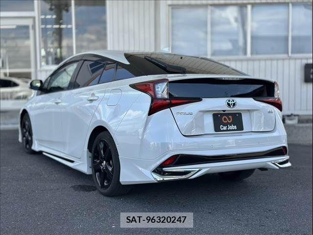Toyota PRIUS 2020-01 8661013-3