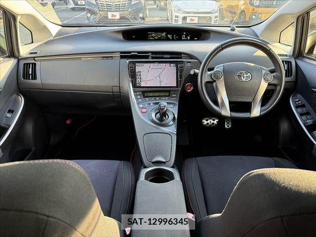 Toyota PRIUS 2013-10 8661050-1