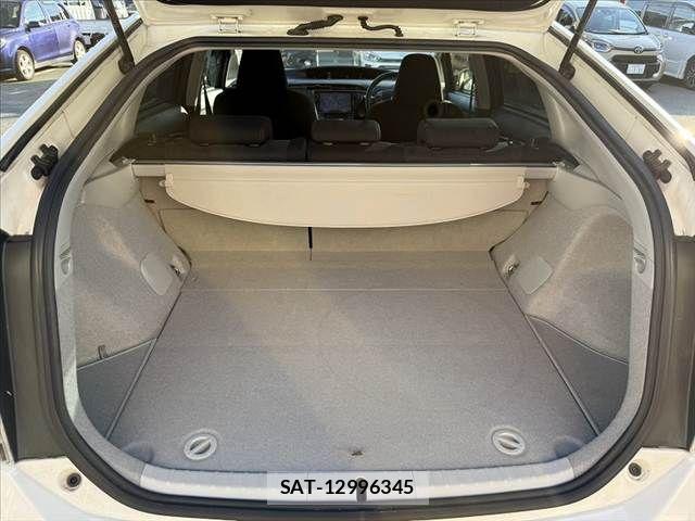 Toyota PRIUS 2013-10 8661050-19