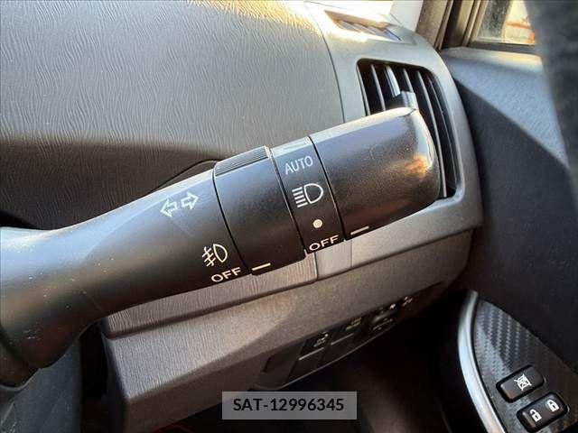 Toyota PRIUS 2013-10 8661050-26