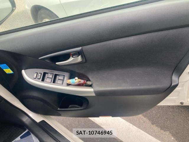 Toyota PRIUS 2012-01 8661072-14
