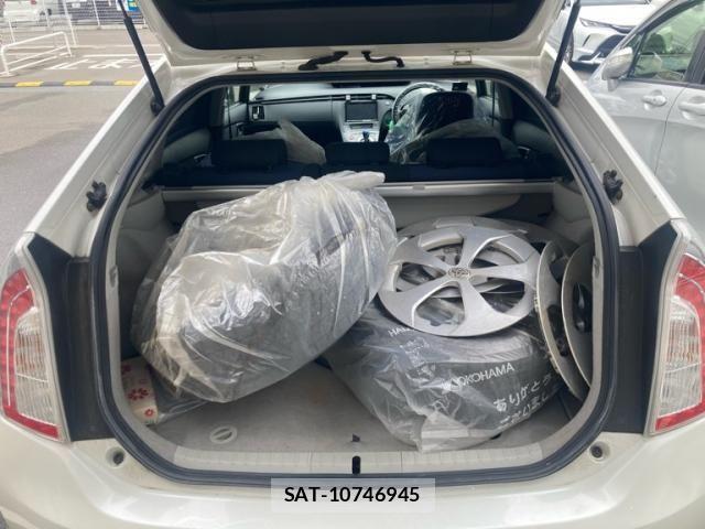 Toyota PRIUS 2012-01 8661072-19