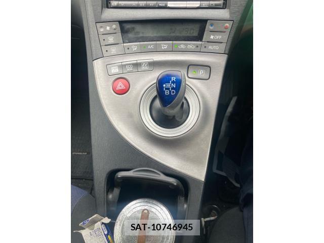 Toyota PRIUS 2012-01 8661072-25