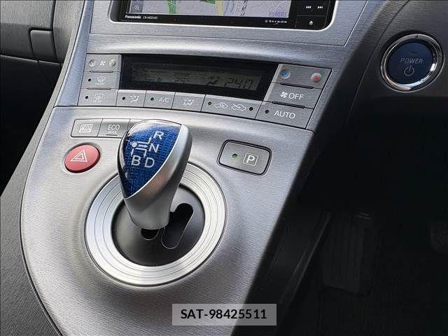 Toyota PRIUS 2014-03 8661048-16